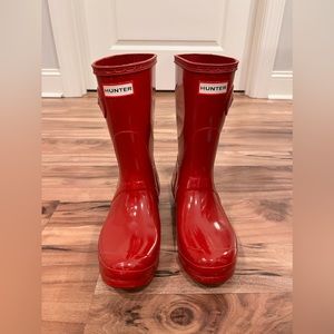 Hunter short gloss “military red” boots